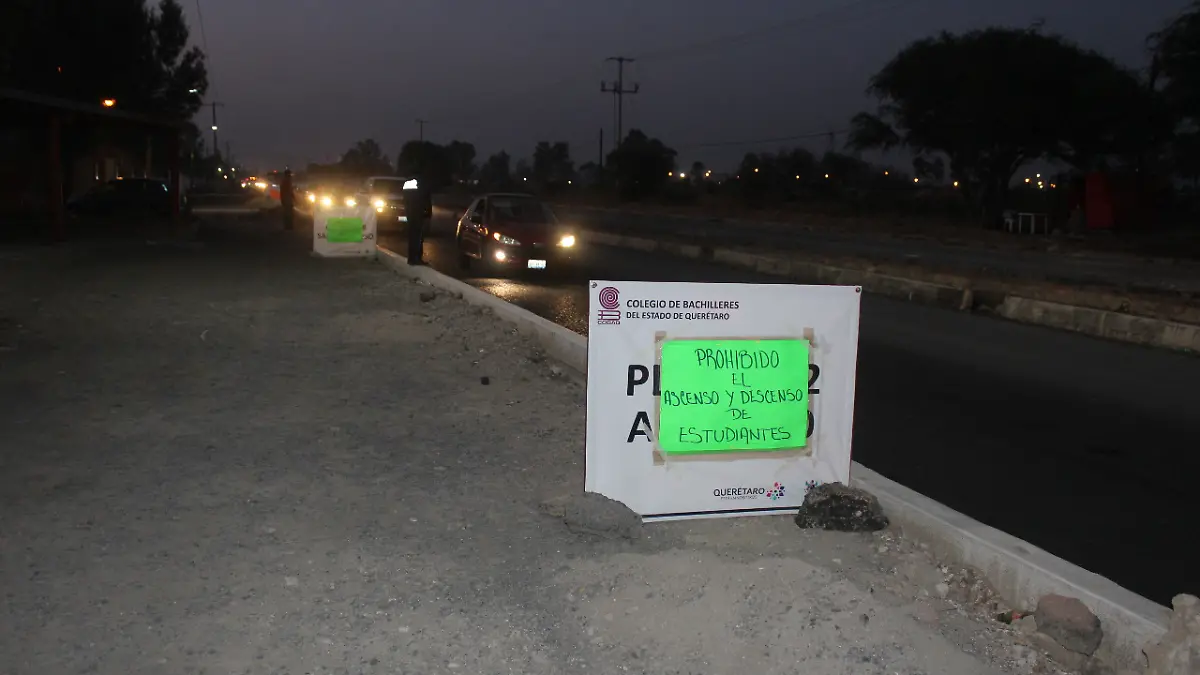 Colocaron carteles para impedir que los automovilistas hagan